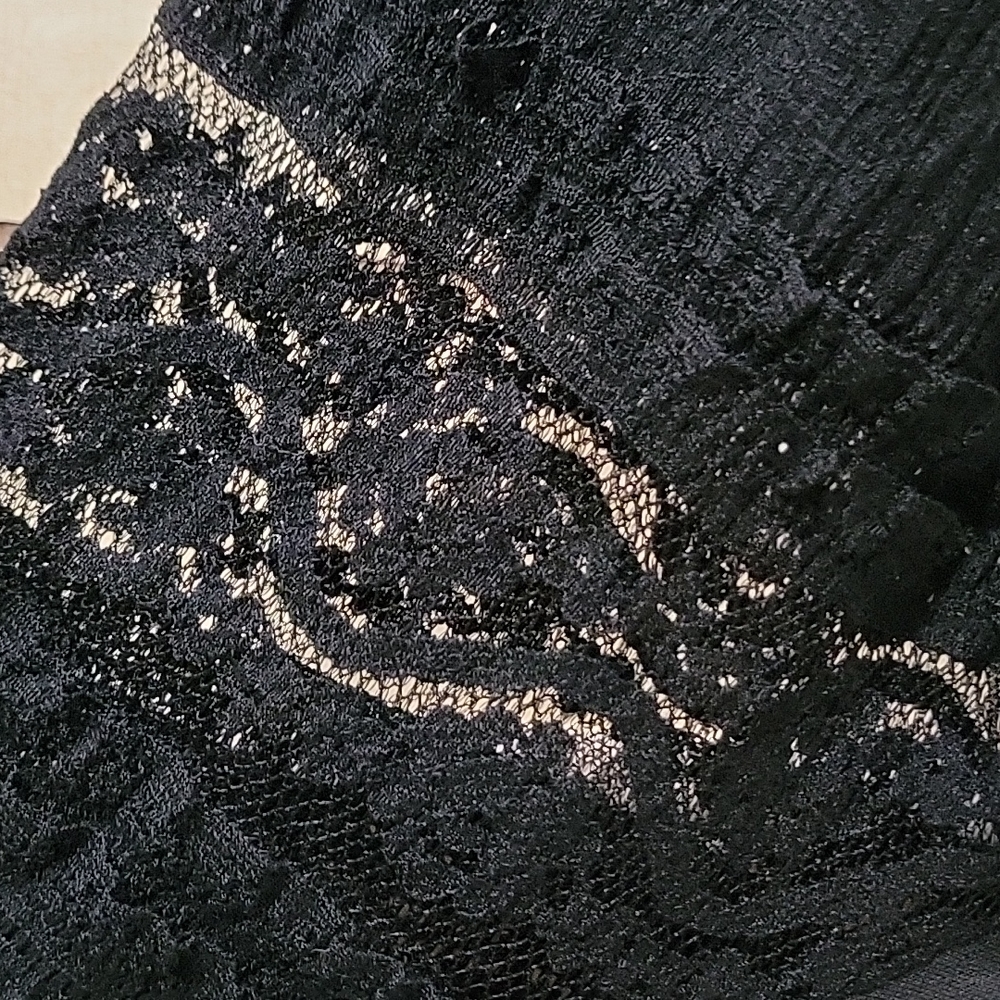 SHEIN hooded long sleeve with lace material 5x - Picture 6 of 7